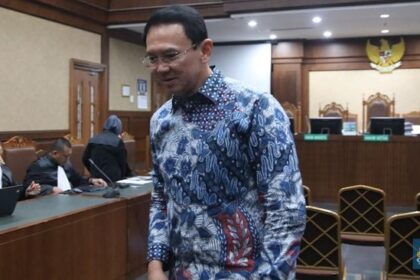 persidangan ahok terhadap kasus korupsi