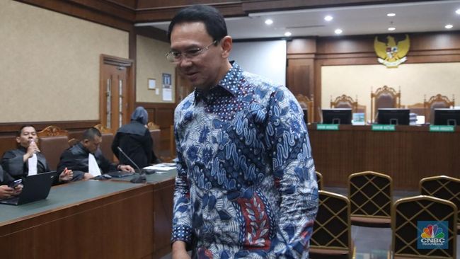 persidangan ahok terhadap kasus korupsi